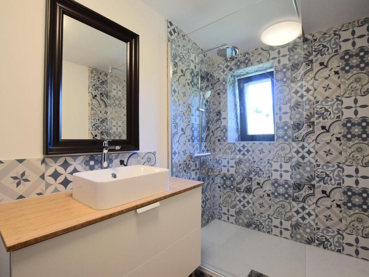Charming Holiday Home In Sainte Ode With Terrace Bagian luar foto