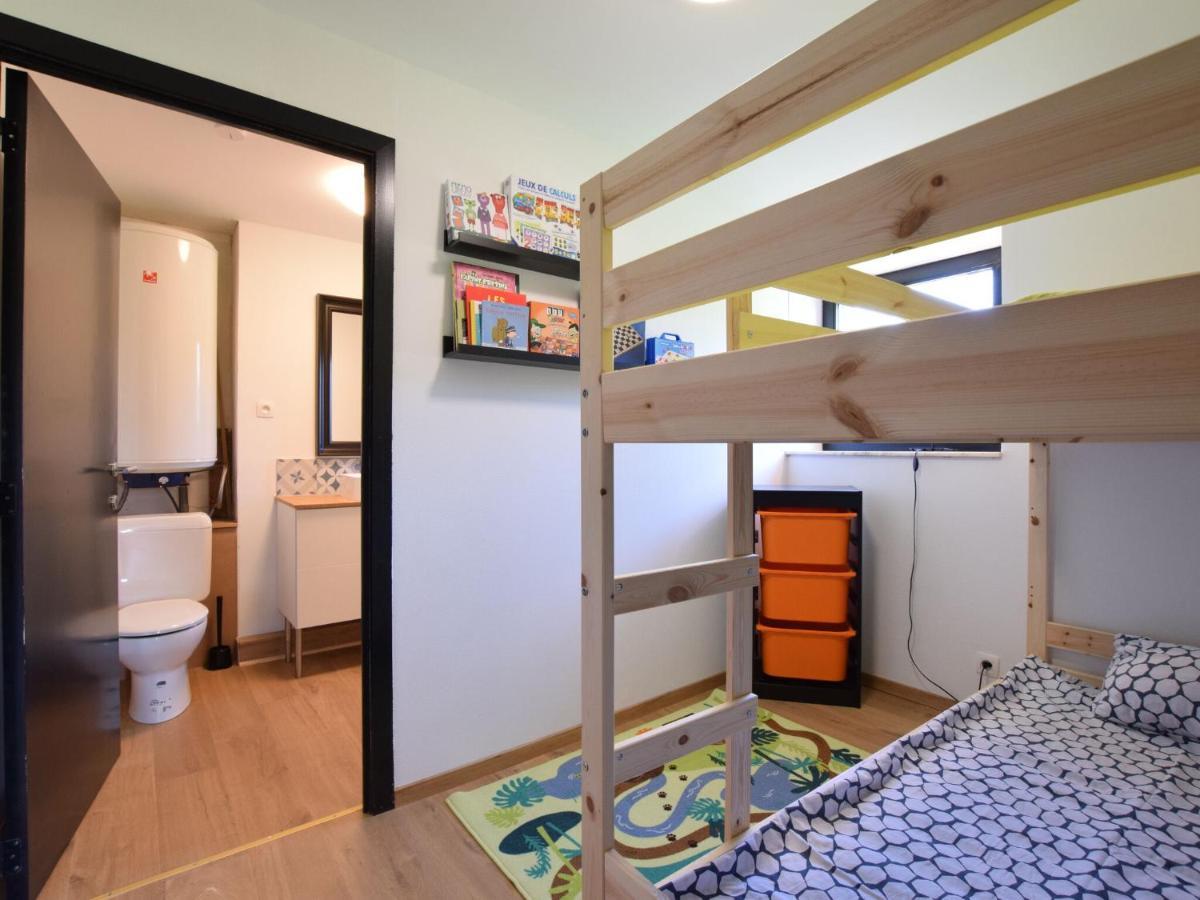 Charming Holiday Home In Sainte Ode With Terrace Bagian luar foto